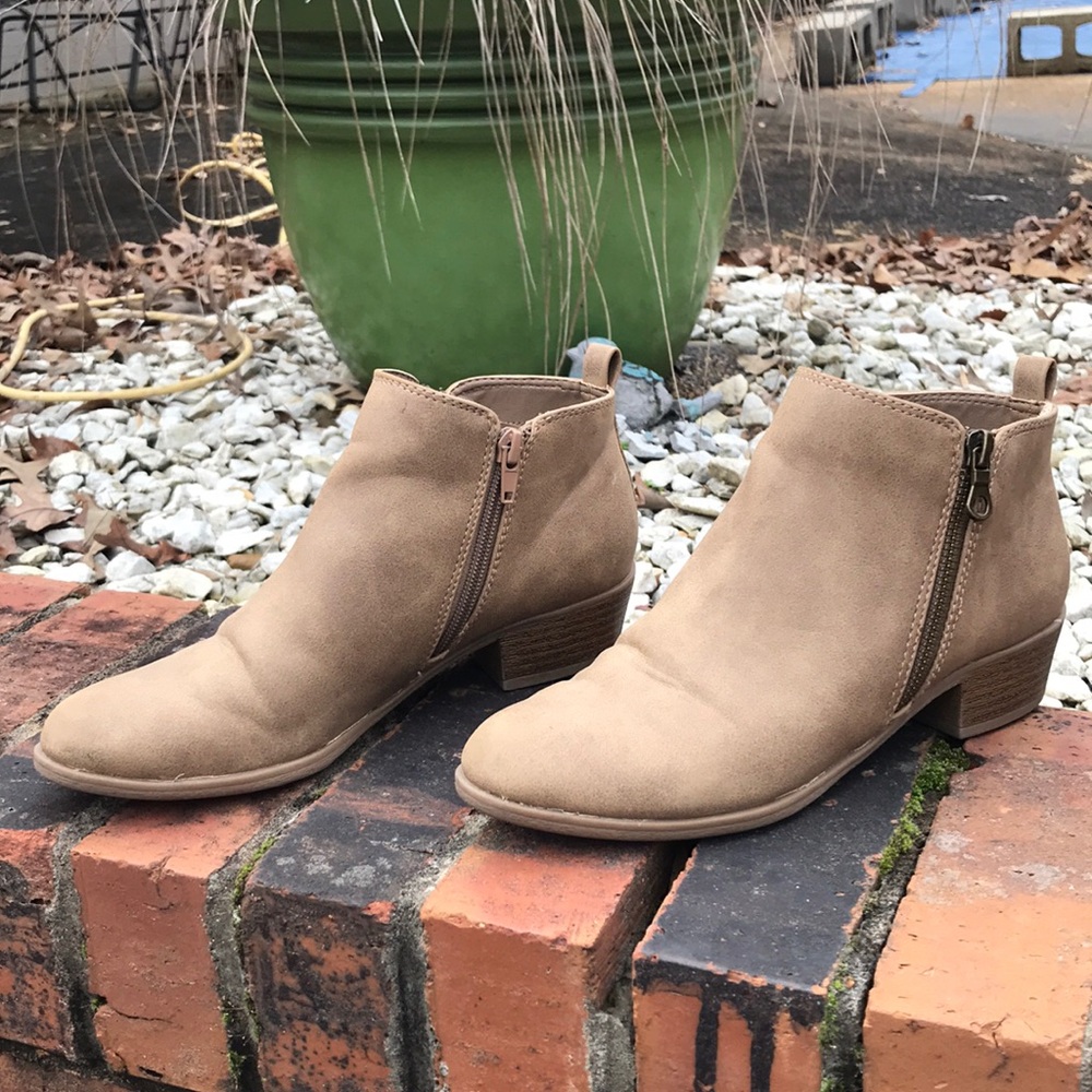 Nude bootie
